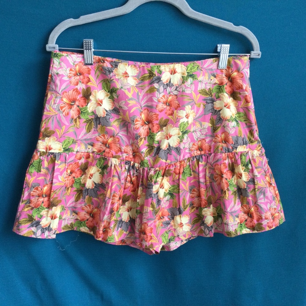 Zara Large Waist 30" Floral Mini Skort Skirt Ruffles